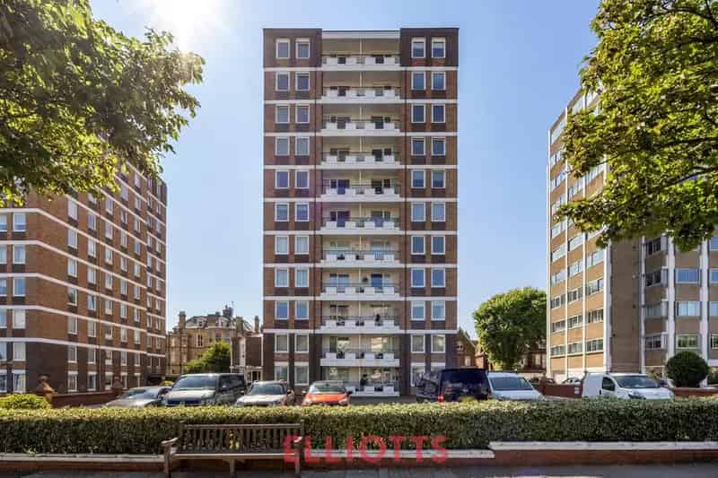 2 Bedroom Apartment Hove Sea Views Modern Kitchen Private Garage