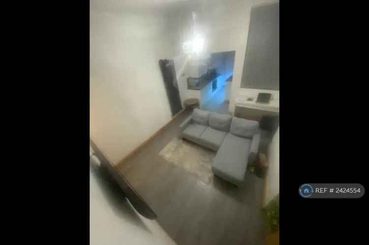 2 Bedroom Terraced House Available May 2025