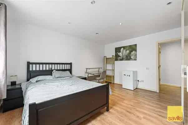 Stylish First Floor Apartment Ocean Wharf Isle of Dogs