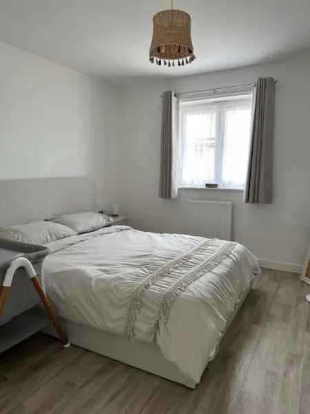 Flat For Rent in Borough of Swale, England