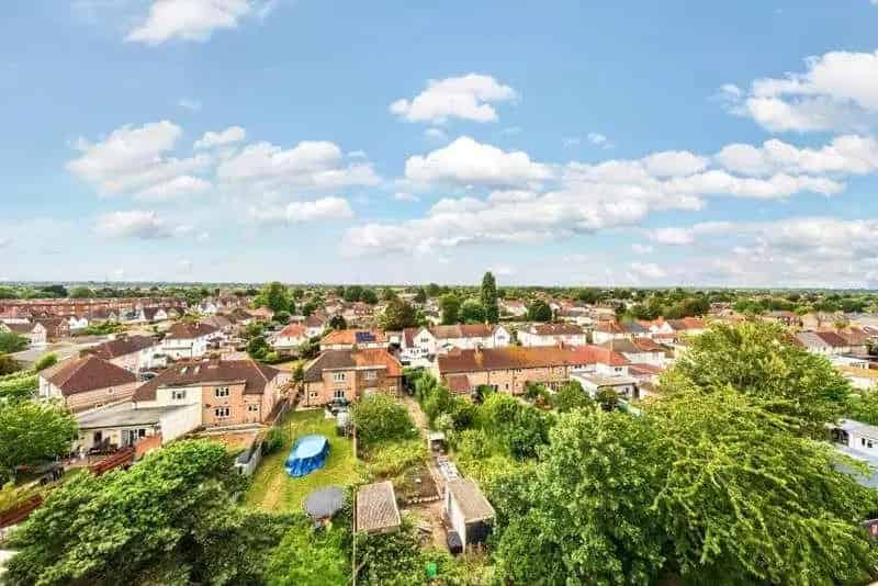 1 Bed Flat for Sale in Horlicks Quarter Slough