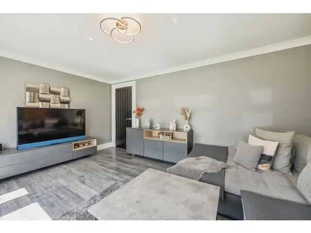 3 Bedroom Semi-Detached Villa For Sale