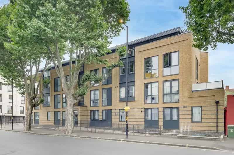 1 Bedroom Apartment Surrey Quays Modern Development