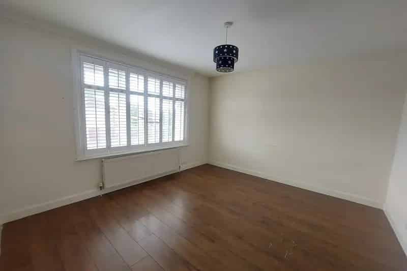Four Bedroom House Regents Park Southampton Zero Deposit Available