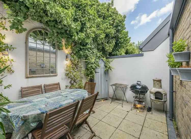 One Double Bedroom Garden Flat Parsons Green Gated Development