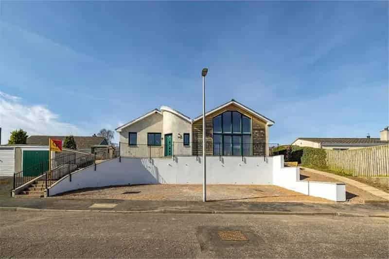 3 Bed Detached Bungalow with 3 Reception Rooms Kelso