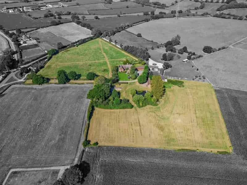 Grade II Listed Farmhouse with Annexe and 10 Acres
