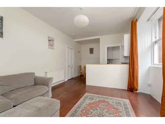 1 Bedroom Flat for Sale - Newly Decorated, Open Plan Living