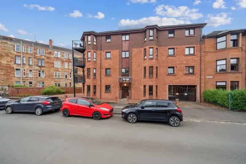 2 Bedroom Flat for Sale Shawlands