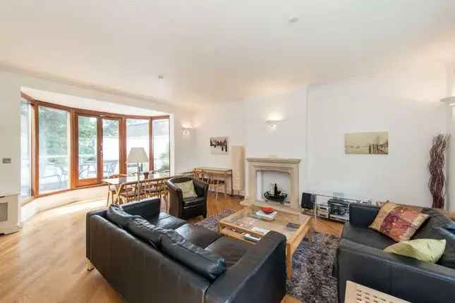 4 Bedroom House for Rent in Grove End Road NW8