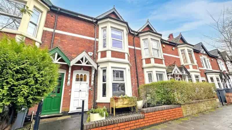 4 bedroom terraced house for sale