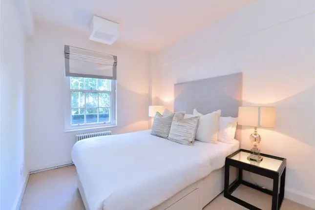 Flat to rent in Pelham Court, 145 Fulham Road, South Kensington, London SW3