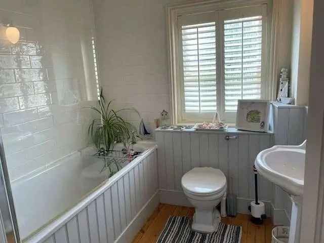 3 Bed House for Sale in Romsey