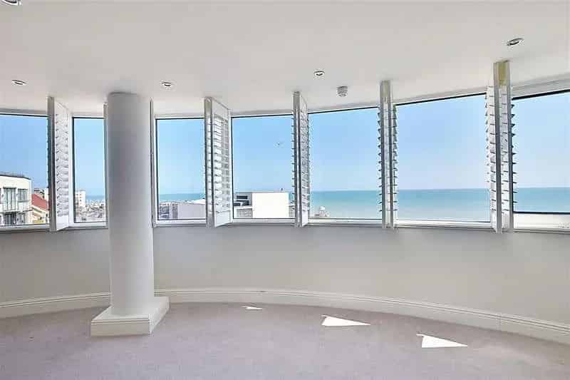 3 Bed Flat for Sale Sea Views Modern Apartment
