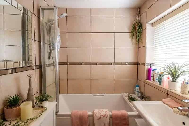 3 Bed House for Sale Ultrafast Broadband Garage Parking
