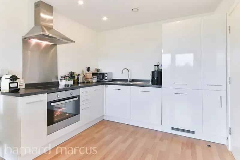 One Double Bedroom Apartment Shepherds Bush Wormholt Park Parking Available Now