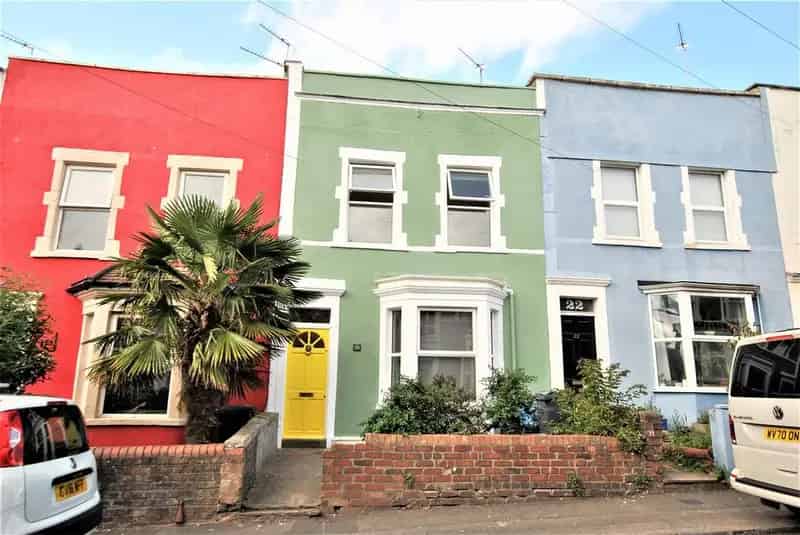 3 Bedroom Victorian Terraced House For Sale in Totterdown
