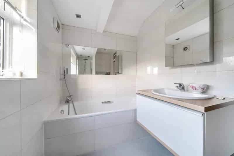 Four Bedroom House Near Totteridge & Whetstone Station