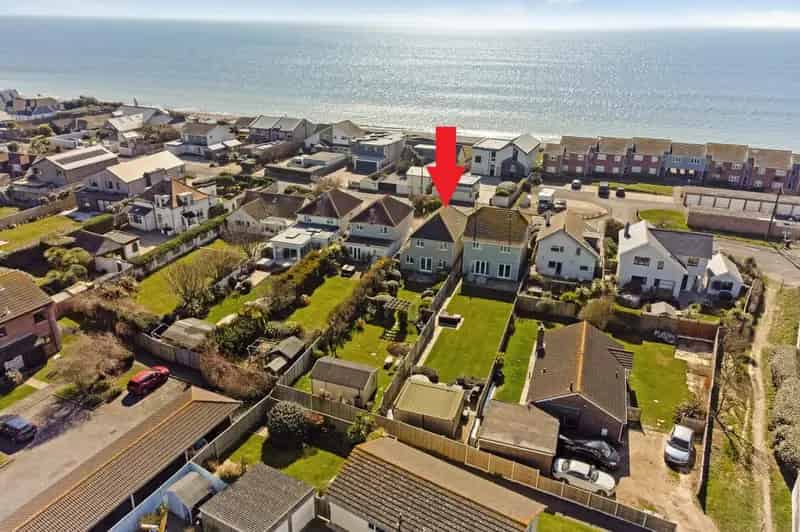 3 Bedroom Detached House Near Bracklesham Bay Beach