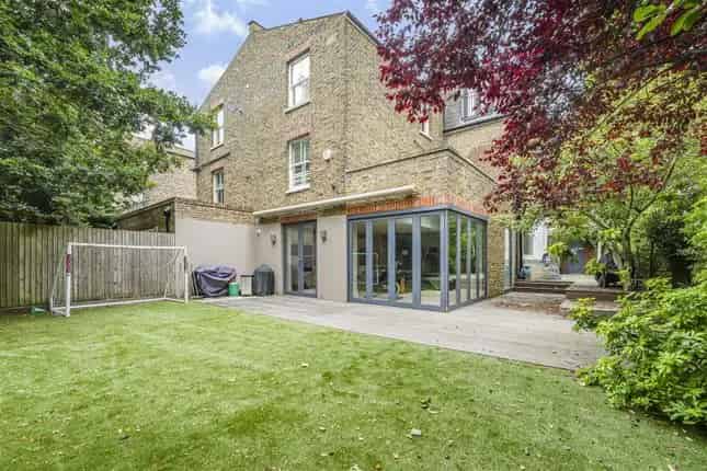 5-Bedroom Family Home Bishops Park Fulham