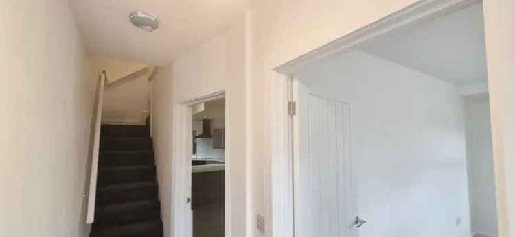 3 Bedroom House Near Public Transport and Schools