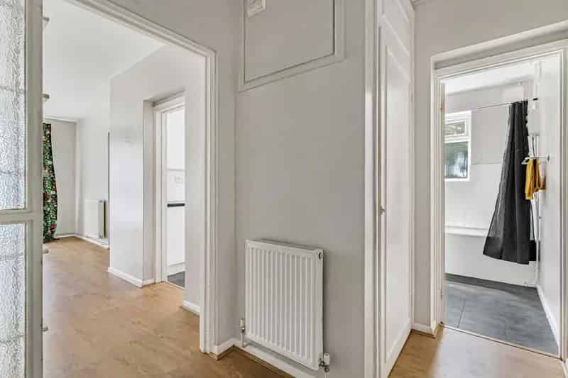 1 Bedroom Flat for Sale Forest Hill Chain Free