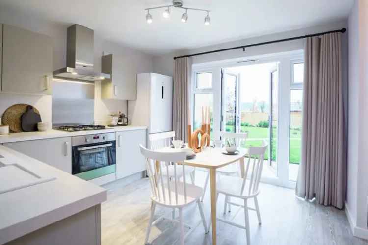 3 Bedroom Semi-Detached House For Sale Near Open Green Space