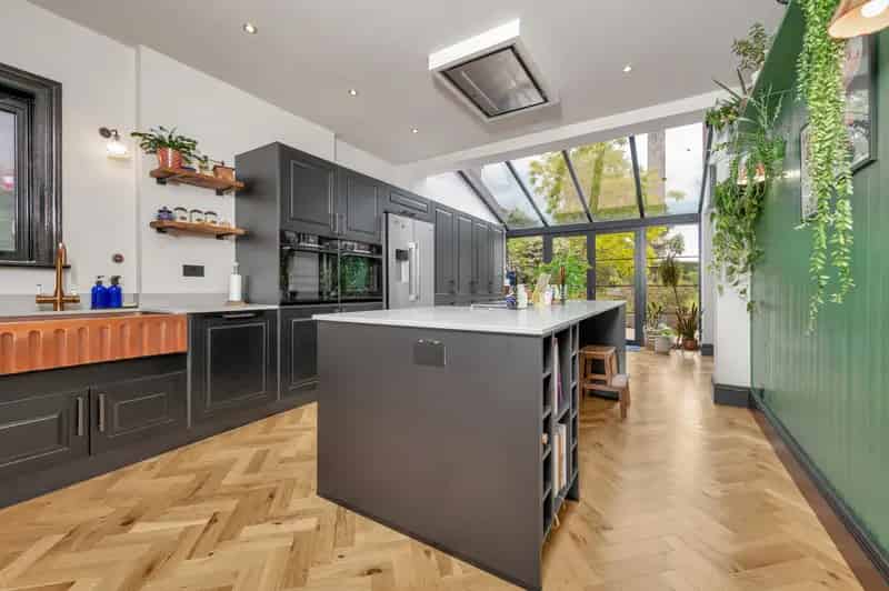 Stunning 4-Bedroom Detached Home Nottingham