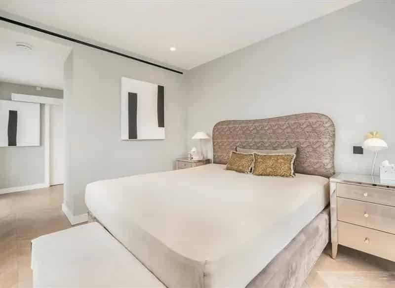 3 Bed 3 Bath Apartment near Regents Park - Modern Development