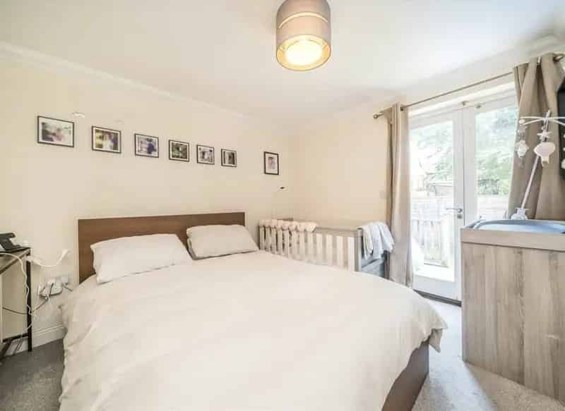 Two Bedroom Maisonette with Private Garden and Share of Freehold