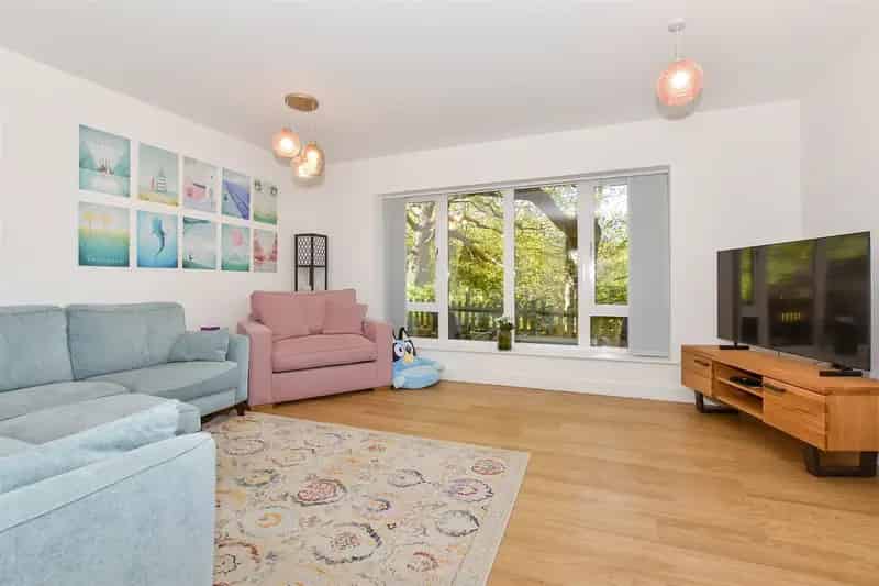 2 Bedroom Apartment for Sale Modern Open Plan Patio Garden