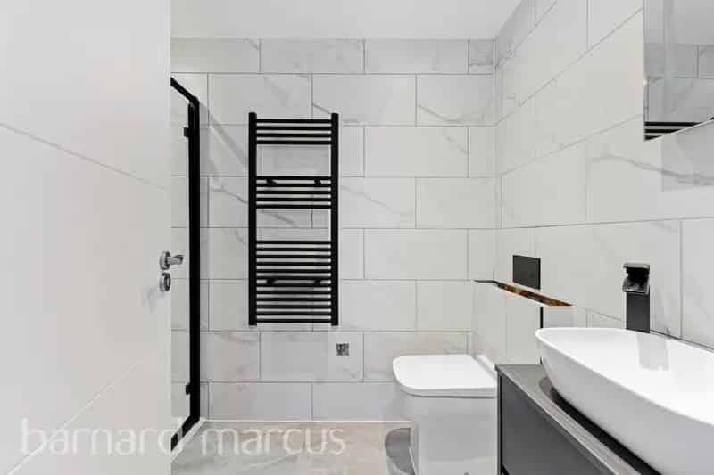 Luxury Wimbledon Apartments: Modern Design, Private Terraces