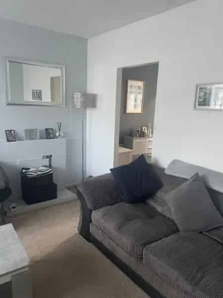 Spacious 2-Bedroom House Near Schools and Amenities
