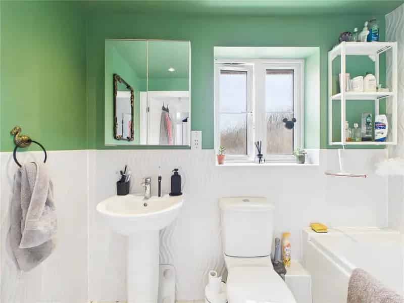 2 Bedroom Maisonette for Sale