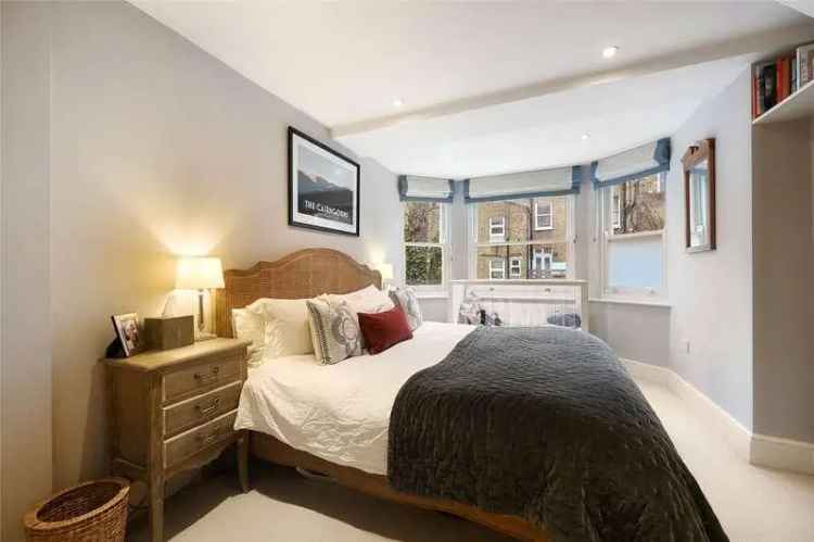 2 Bed Flat for Sale - Well Presented - Open Plan Kitchen - En Suite