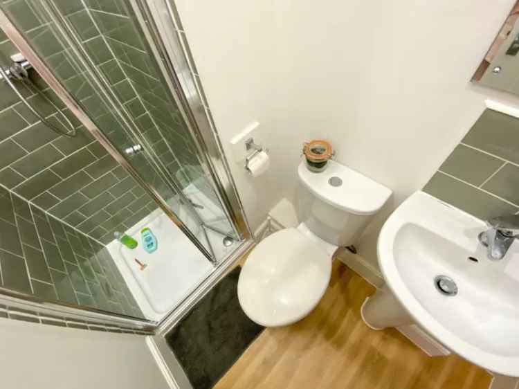 Flat To Rent Available 08092025