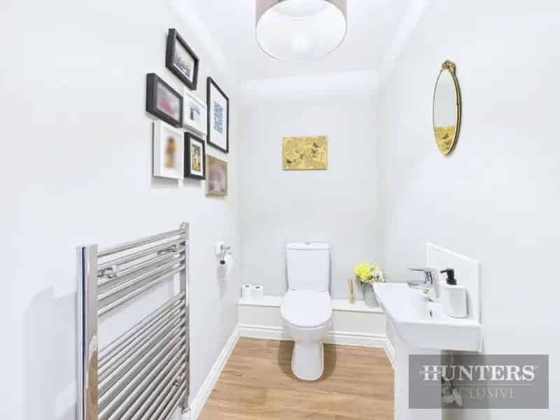 4 Bed Detached House for Sale