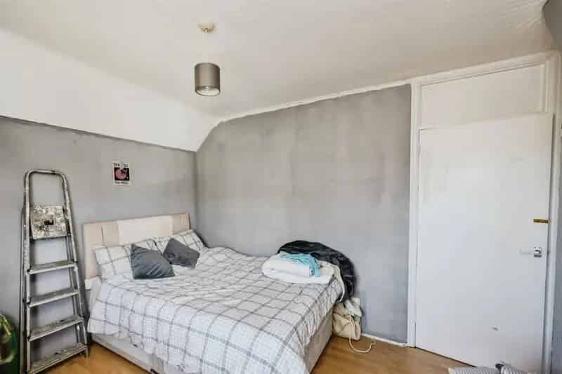 2 Bedroom End Terrace House for Sale