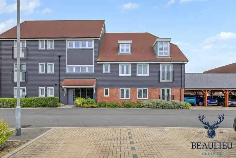 2 Bedroom Apartment for Sale in Beaulieu Park Chelmsford
