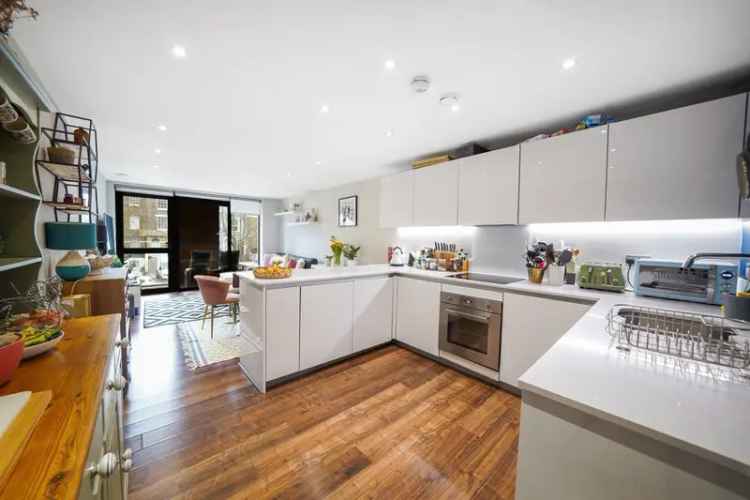 Two Bedroom Apartment Near Queens Road Peckham Station
