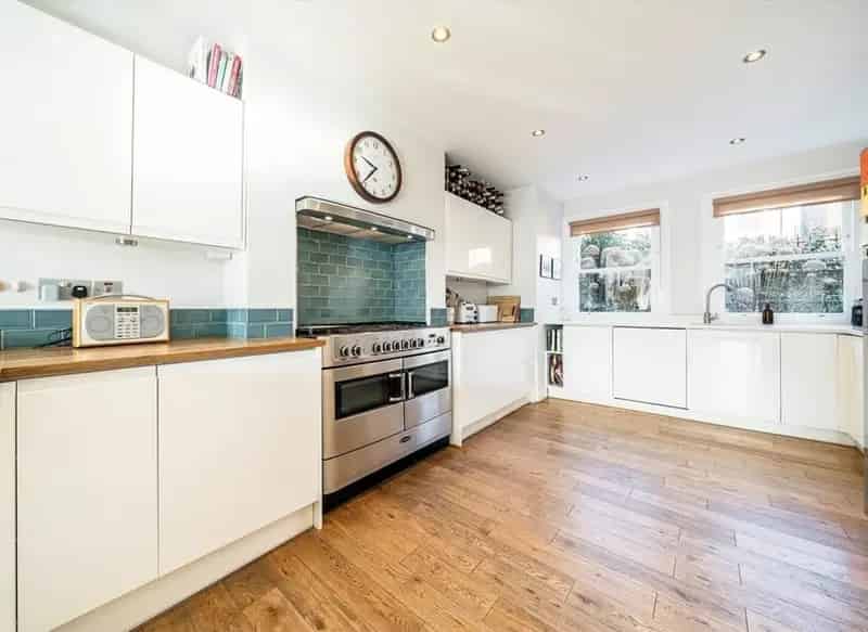 Four Bedroom Victorian House  South Facing Garden Potential to Extend