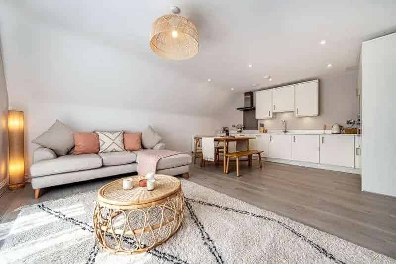 2 Bed Flat for Sale in Godalming