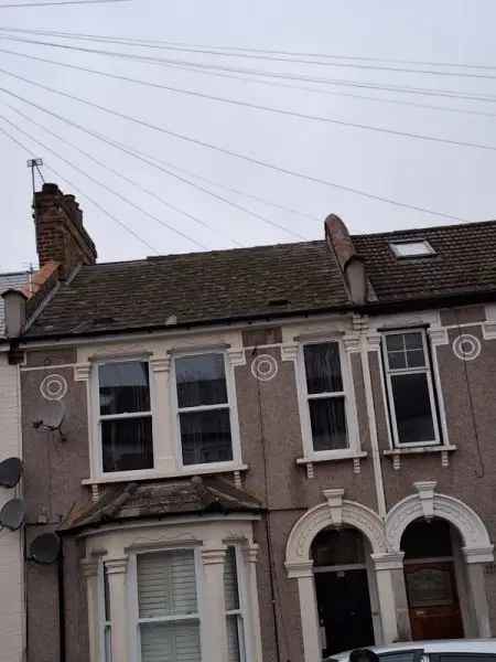 Flat For Rent in Staffordshire Moorlands, England