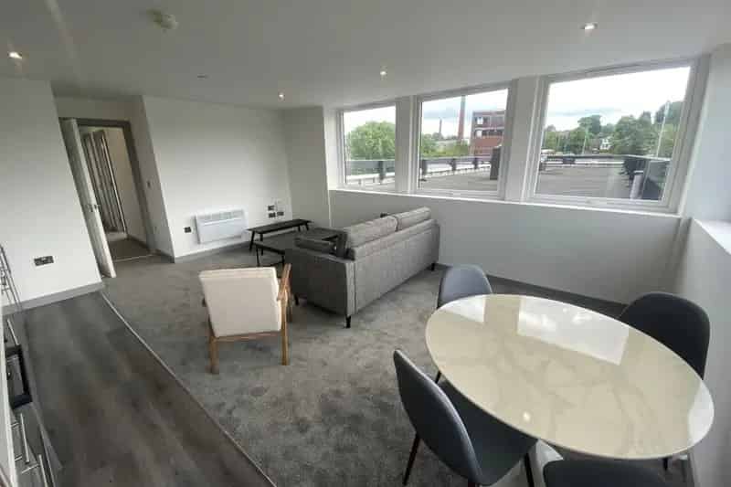 Stunning 2-Bed 2nd Floor Apartment with High-Spec Finish