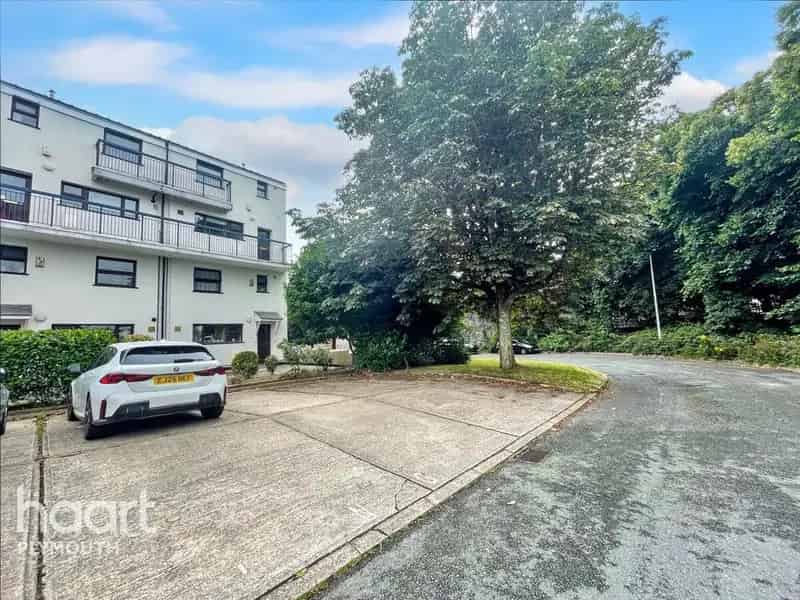 3 Bedroom Maisonette For Sale - No Sale No Fee