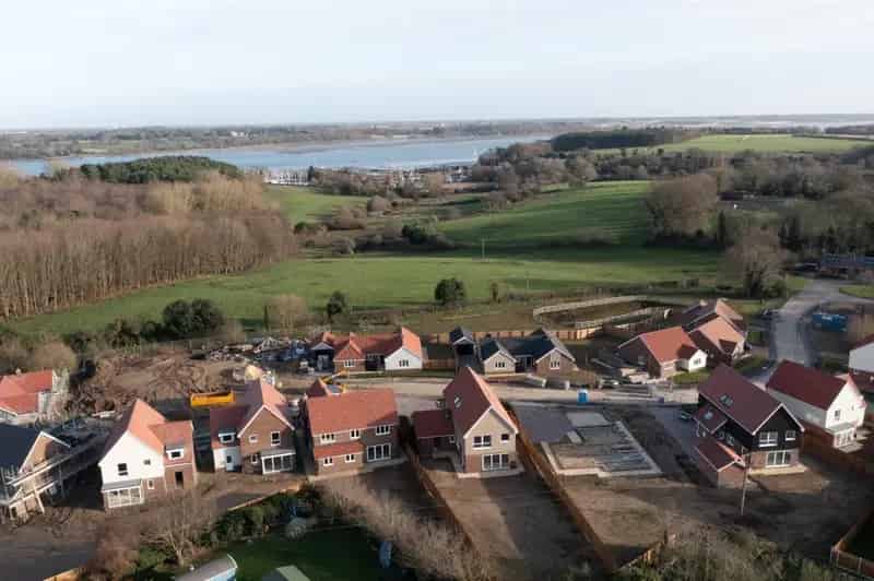 Charming Semi-Detached Home in Chelmondiston Suffolk