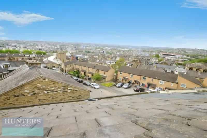 3 Bed Mid Terrace House - Renovation Project - Auction