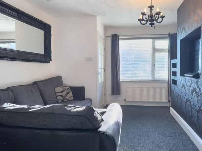 2 Bedroom Townhouse For Sale - Ideal for Young Families