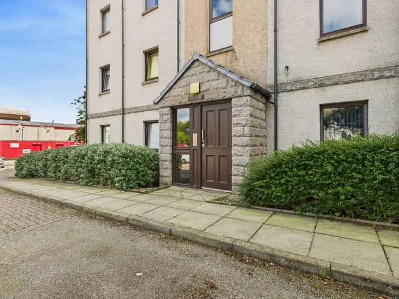 2 Bedroom Apartment For Sale