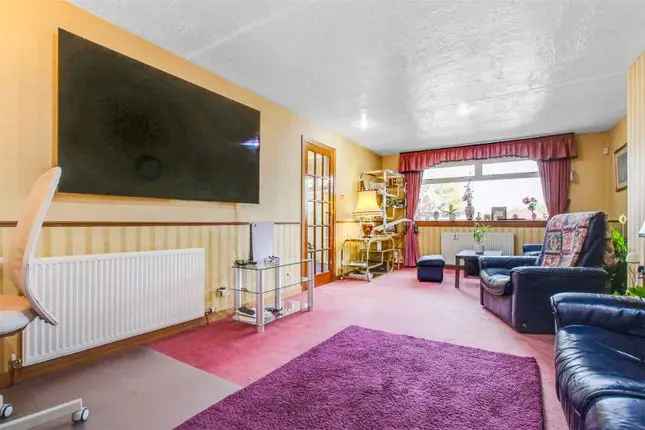 Bungalow for sale in South Road, Busby, Glasgow, East Renfrewshire G76